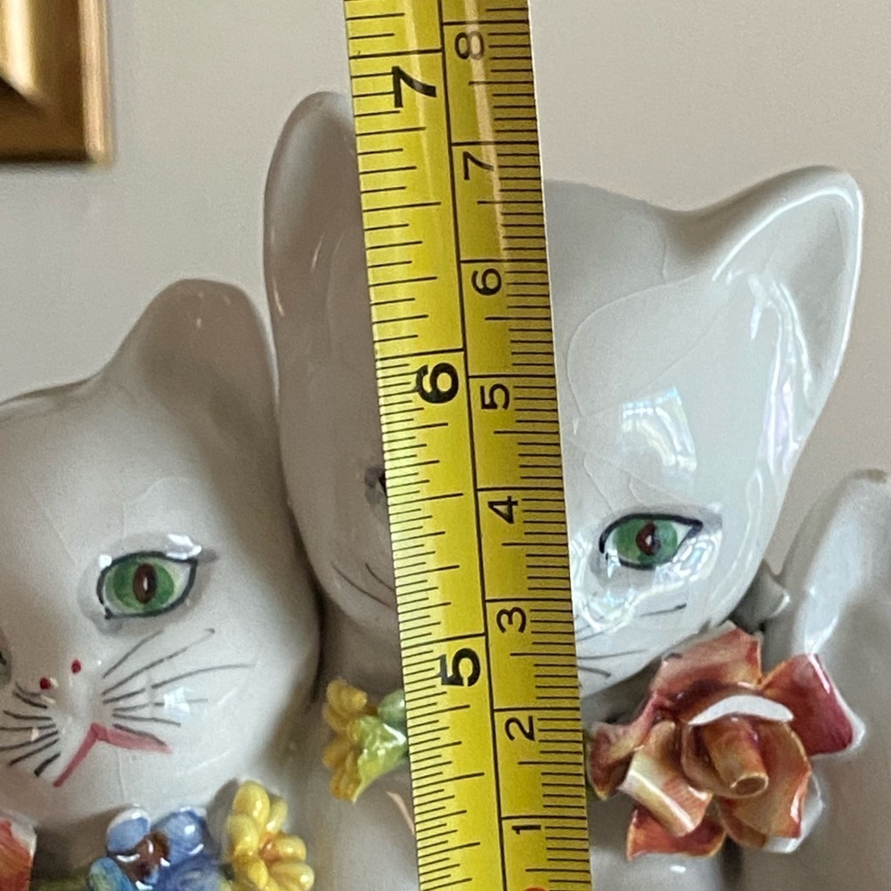 Vintage White Kittens Cats in Basket w/ Flower Collars Money Bank Made in Italy - Picture 12 of 13